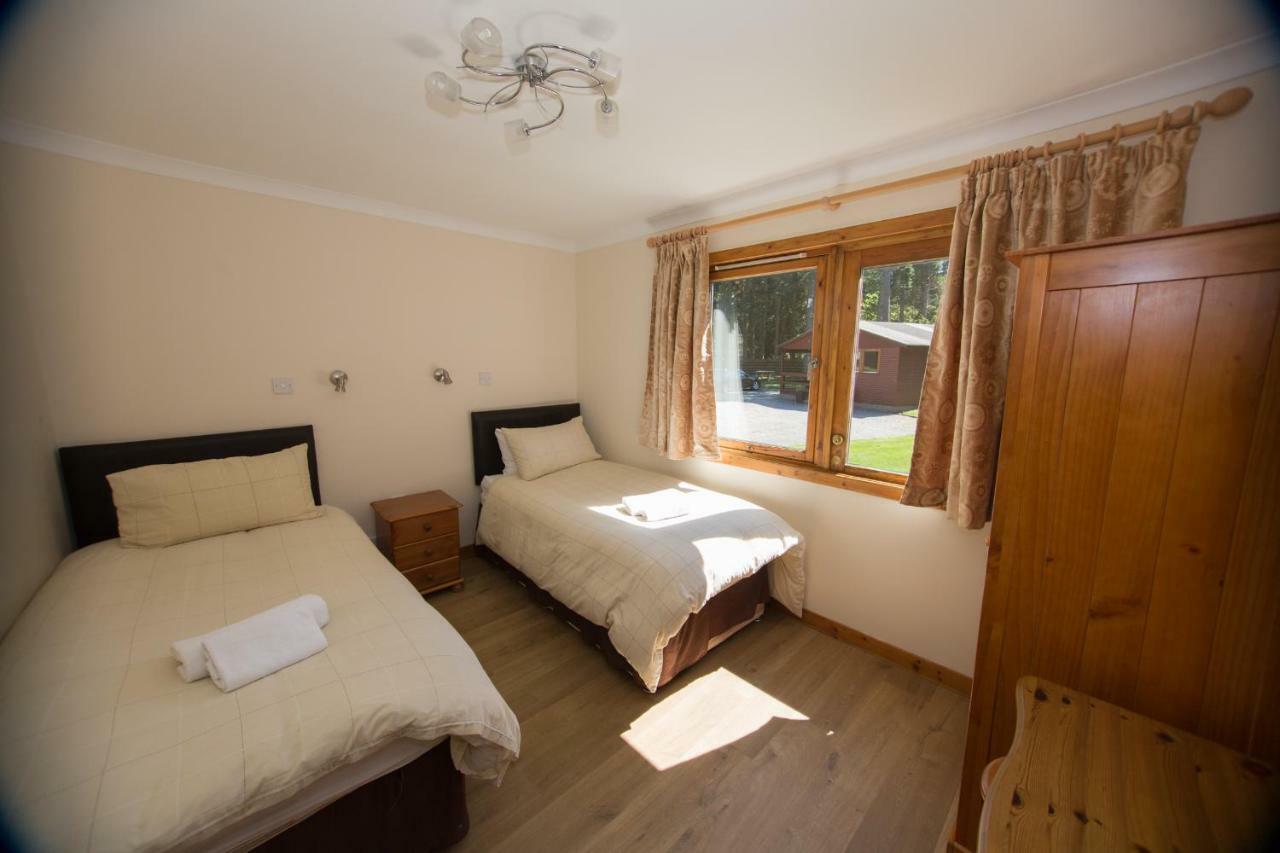 Invercauld Lodges Ballater Ngoại thất bức ảnh