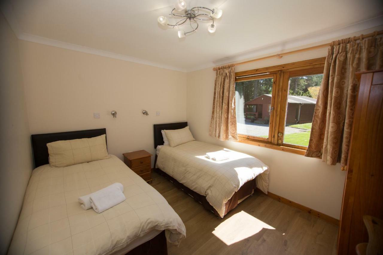Invercauld Lodges Ballater Ngoại thất bức ảnh