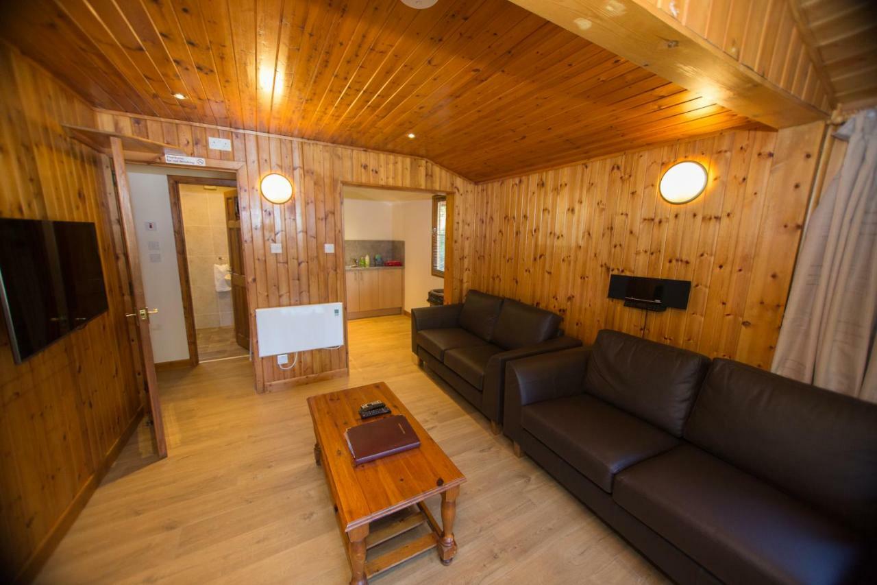Invercauld Lodges Ballater Ngoại thất bức ảnh